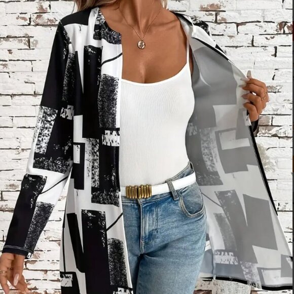 NWOT Elegant Black & White Mid-Length Jacket - Outerwear for Fall Size Large - Picture 3 of 4